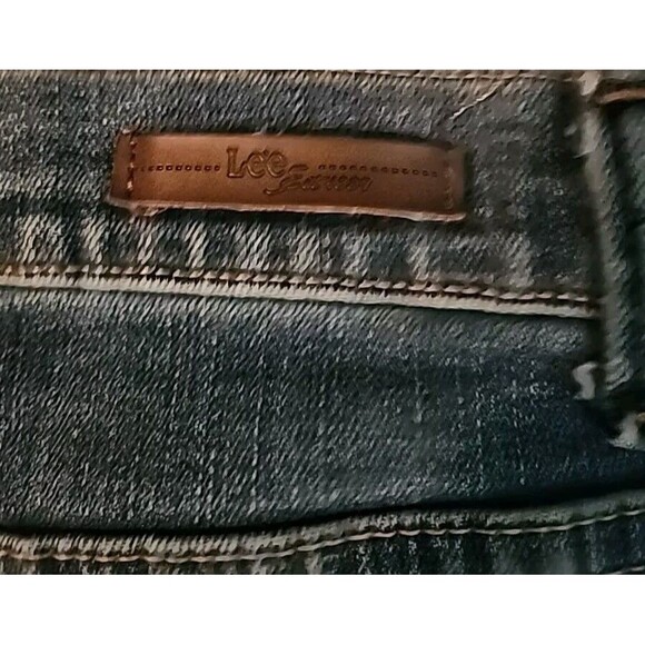 Lee Jeans Womens 14 Short Relaxed Fit Medium Wash Straight - Picture 3 of 7